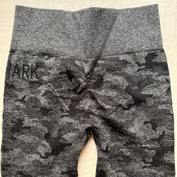 Gymshark Adapt Camo Seamless Leggings - Picture 6 of 6